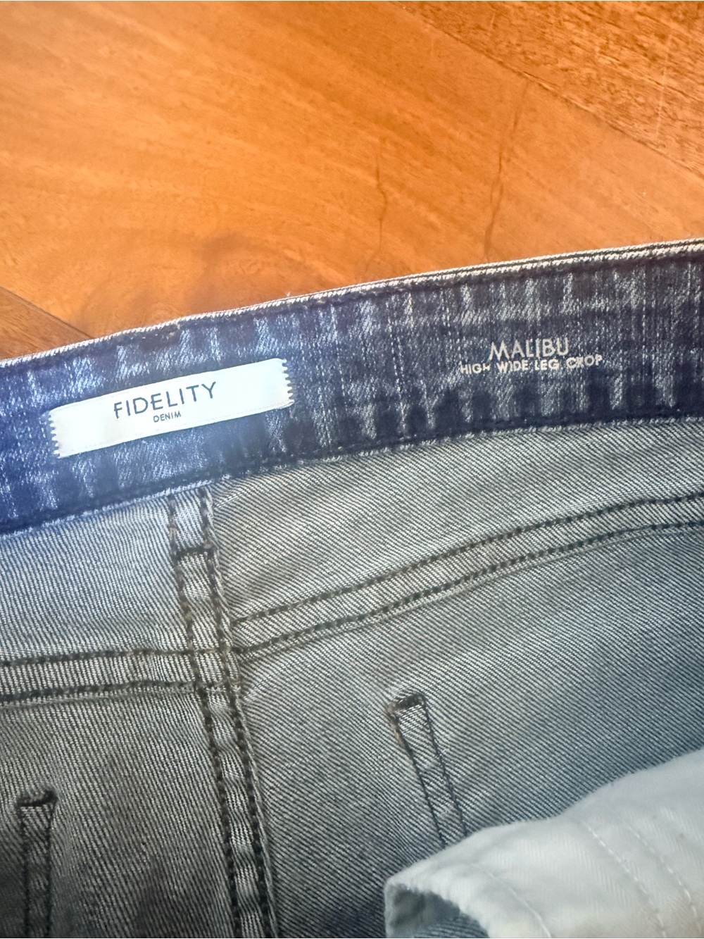 Fidelity Denim Mid-Blue Wide-Leg Cropped jeans. Size 31 - Picture 6 of 8